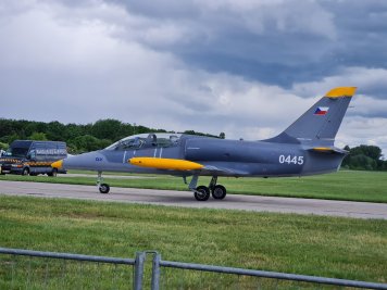 Cvičný podzvukový letoun L-39C Albatros v barvách CLV