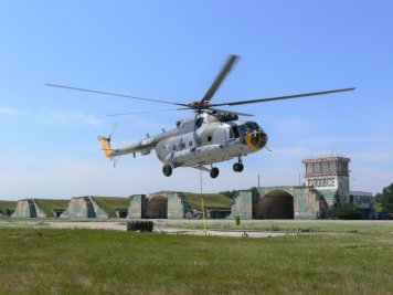 Vrtulník Mi-17 provozovaný Centrem leteckého výcviku LOM PRAHA s.p.