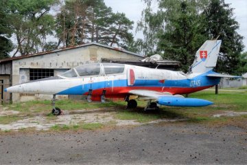 LOM PRAHA se zapojil do renovace legendárního letounu Slovenského technického muzea v Košicích