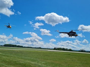 Enstrom 480B-G a Mi-2 ve společné ukázce