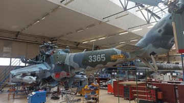 LOM PRAHA převzal Mi-35 č. 3365 do generální opravy v roce 2019